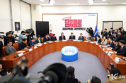 野, 尹 大統領, "검사 말고 사람 없습니까?"