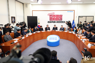 野, 尹 大統領, "검사 말고 사람 없습니까?"