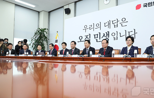 與, "이재명 대표의 ‘책임정치’란 도대체 무엇인가"
