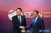尹 大統領, 아세안 관련 정상회의 계기 캄보디아 총리와 첫 정상회담 개최
