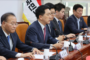 與, "한국노총의 총선개입 겁박, 노동단체 본질 망각한 안타까운 처사다"