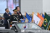 尹 大統領 "북한 핵 사용 시, 북한 정권 종식시킬 것"···10년만에 광화문 시가행진 주관