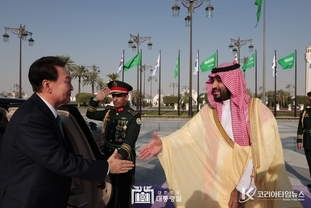 尹 大統領, 모하메드 사우디아라비아 왕세자 겸 총리와 통화
