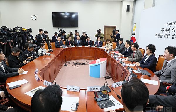 與, "국민 혈세로 ‘맘껏쇼핑’ 공직자 명확한 조사 일벌백계가 절실하다"