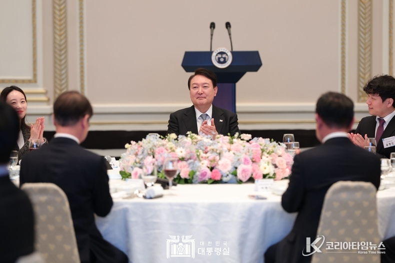 3월 14일 윤석열 대통령은 일자리 창출 우수기업 초청 오찬에 참석하였다.
