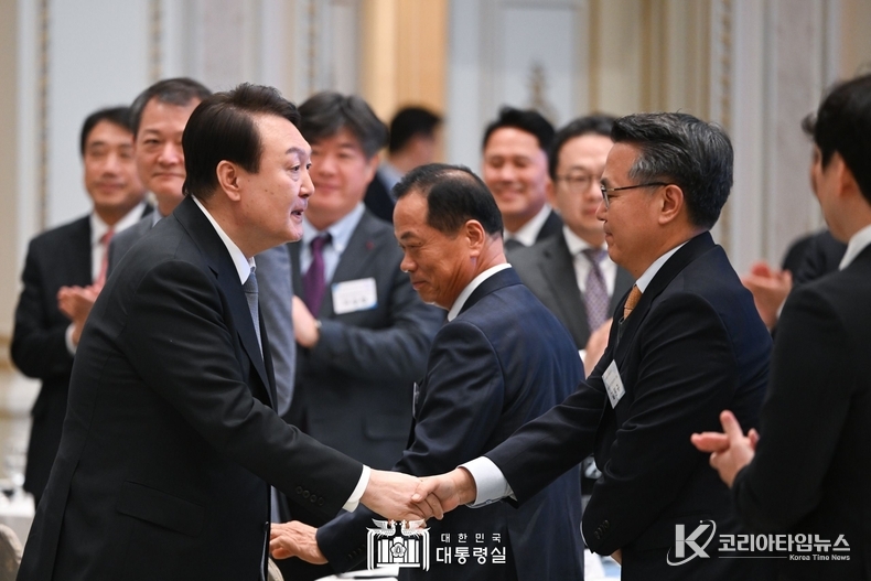 3월 14일 윤석열 대통령은 일자리 창출 우수기업 초청 오찬에 참석하였다.