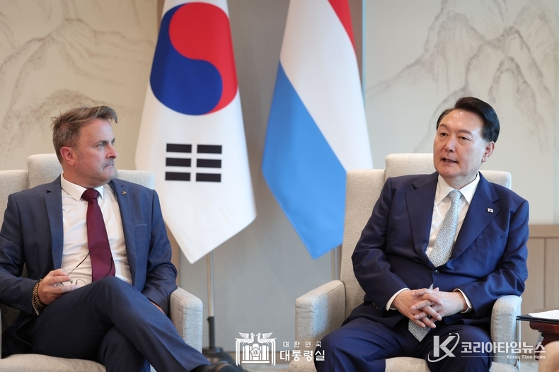 7월 25일 윤석열 대통령은 자비에 베텔(Xavier Bettel) 룩셈부르크 총리와 면담을 갖고, 레옹 모아옝(Léon Moyen) 룩셈부르크 생존 한국전 참전용사와 환담했다.