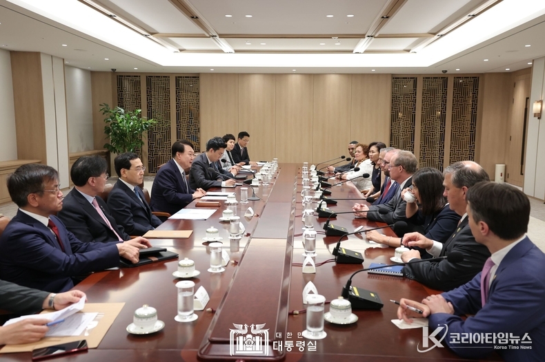 7월 31일 윤석열 대통령은 美 하원의원 대표단을 접견했다.