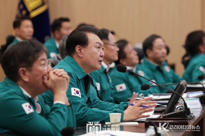 8월 8일 윤석열 대통령은 제6호 태풍 '카눈' 대처 긴급 점검회의를 주재했다.