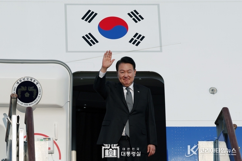 8월 17일 윤석열 대통령은 한미일 정상회의 참석을 위해 미국으로 출국했다.
