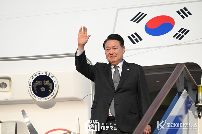 8월 17일 윤석열 대통령은 한미일 정상회의 참석을 위해 미국으로 출국했다.