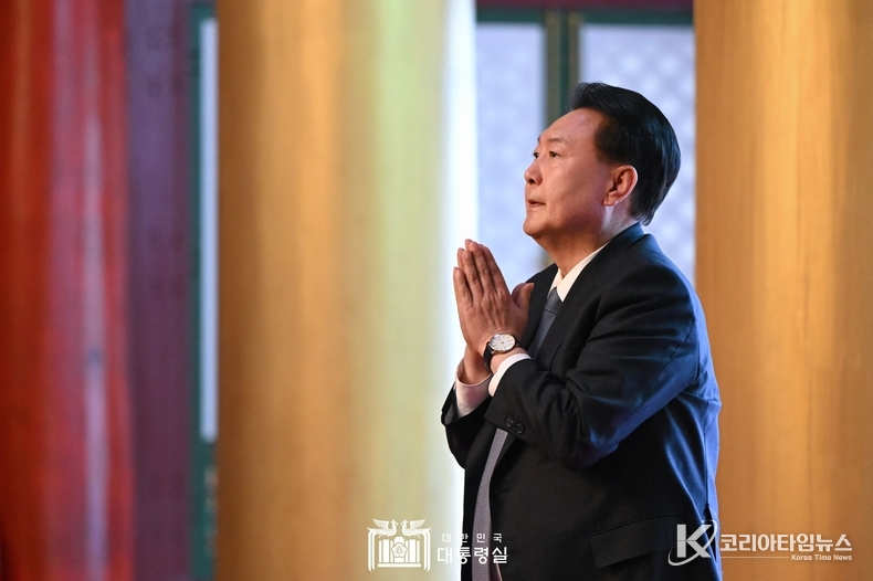 10월 19일 윤석열 대통령은 천태종의 본산인 구인사를 방문해 종정 도용스님을 예방하고, 국가와 국민의 평안을 기원했다.