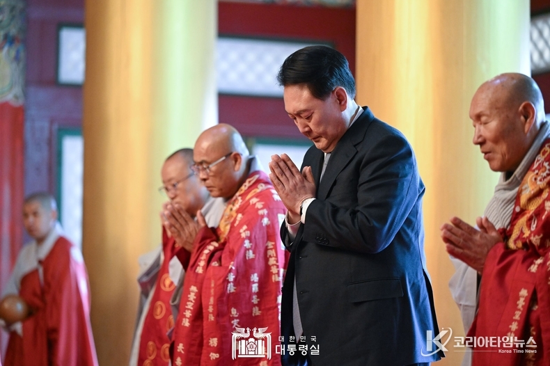 10월 19일 윤석열 대통령은 천태종의 본산인 구인사를 방문해 종정 도용스님을 예방하고, 국가와 국민의 평안을 기원했다.