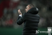 韓國 축구 대표팀 11년 만에 이란전 승리...벤투 감독 “만원 관중과 함께 승리 즐길 수 있어 기뻤다”