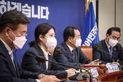 與, "尹 당선자는 검찰 선대본에 이어 김앤장 정부 출범을 준비하고 있습니까"