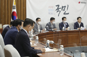 與, "노조의 불법 파업 뒤를 봐주는 든든한 ‘빽’이 민주당으로 밝혀졌다"