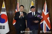 尹 大統領, 엘리자베스 2세 여왕 국장 참석
