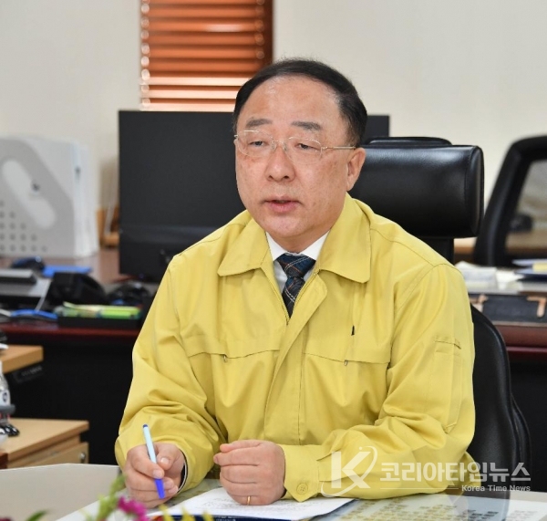 기획재정부 홍남기 부총리