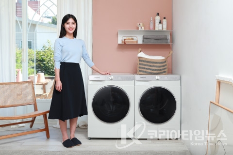 삼성전자가 인공지능 더한 10kg 세탁기, 9kg 건조기 신제품을 출시했다.