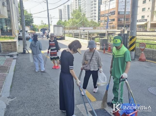 수원시 매교동, 여름철 풍수해 대비 우수전 청소 활동 실시