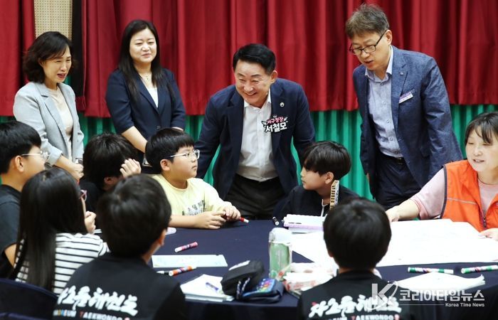 이달 12일 원앙초등학교에서 개최된 아동 원탁회의 장면