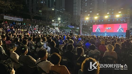 연제구, 가을밤에 흠뻑 '온천천 가을음악회' 성료