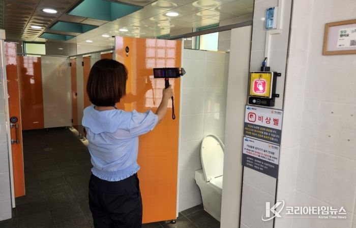 여수시는 지난 추석 명절을 앞두고 고향을 찾는 귀성객과 관광객들이 쾌적하고 안전하게 공중화장실을 이용할 수 있도록 관내 공중화장실 169곳을 대상으로 일제 점검을 실시했다.