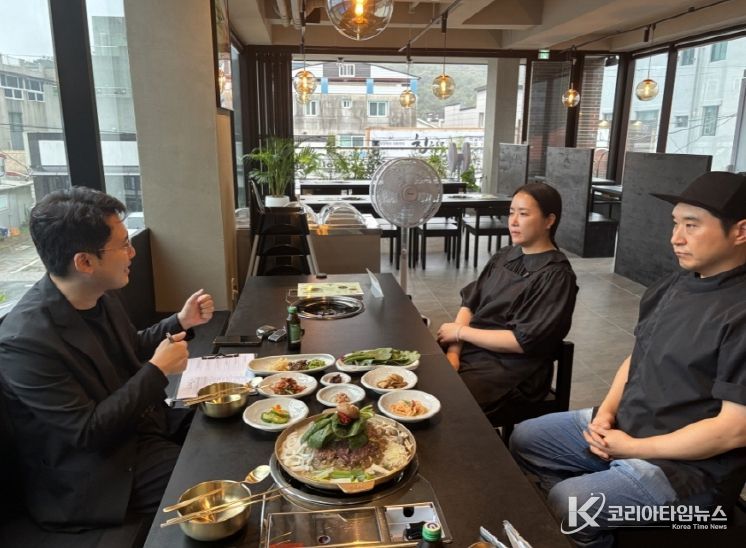 포항시 ‘스타점포’ 심사 장면.