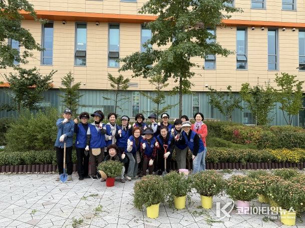 새롬동, 가을 정취 풍기는 마을정원 초화 식재