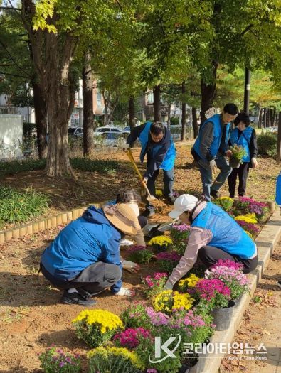 고양시 정발산동, 가을맞이 초화식재 행사 개최