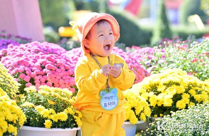 ‘진주국화작품전시회’