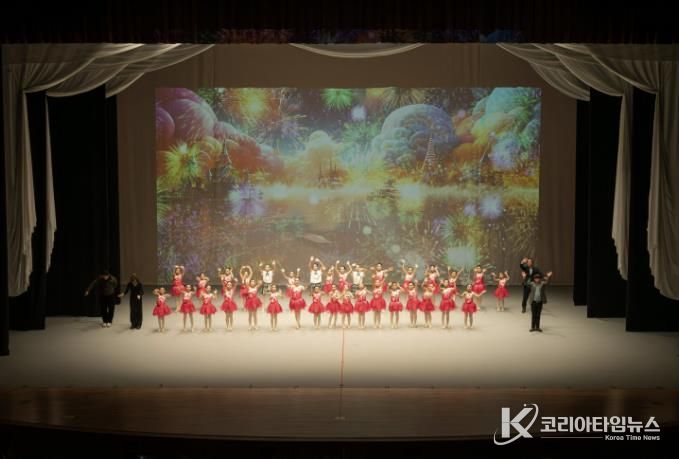 무용단 공연 사진