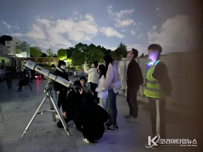 부산창의융합교육원, 2025 별 축제 ‘밤하늘, 빛을 따라’ 개최-작년 행사 모습.