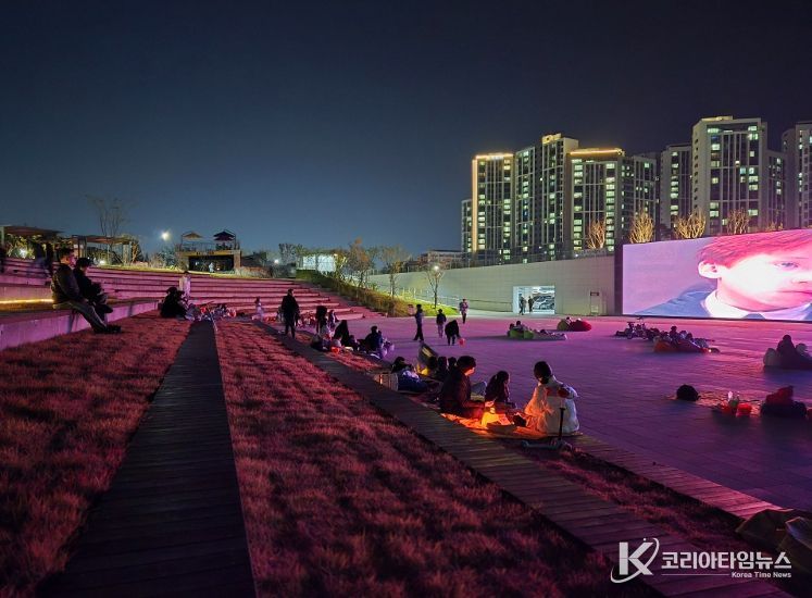 천안시는 지난달 31일부터 이달 1일까지 이틀간 야간 순환형 투어버스 ‘별빛한바퀴 시즌2’를 운영했다.