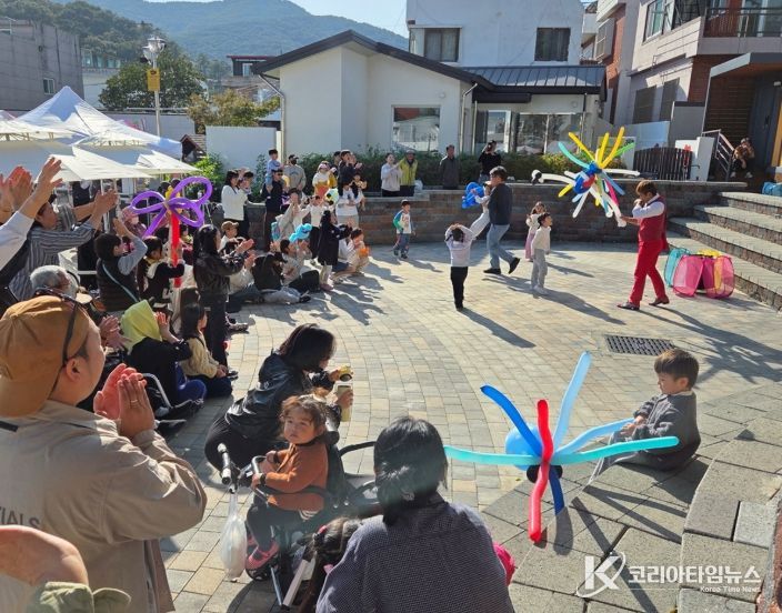 세대를 아우르는 ‘당산 아래 가을소풍’ 성료