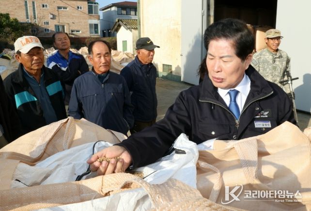 고흥군수, 공공비축미 수매 현장 격려