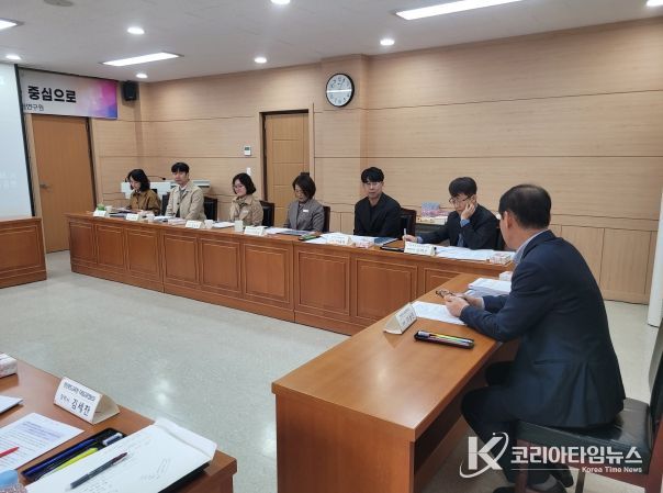 경북교육청, ‘정주학교’ 시범운영 성과 평가 착수(새로운 학교 모델 정주학교, 종합 평가로 성장의 길을 연다)(정주학교_정책연구 발표 모습)