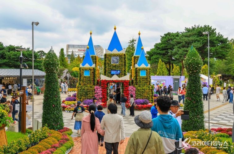 ‘2025년 제16회 유성국화축제’