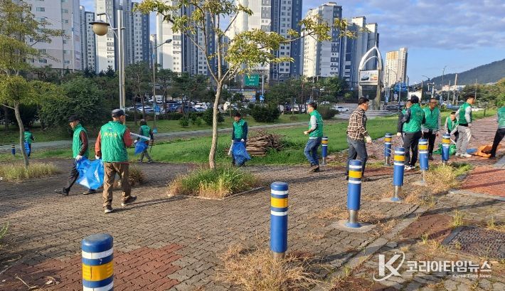 10일 남악 19리 일원에서 진행된 삼향읍 클린무안 활동