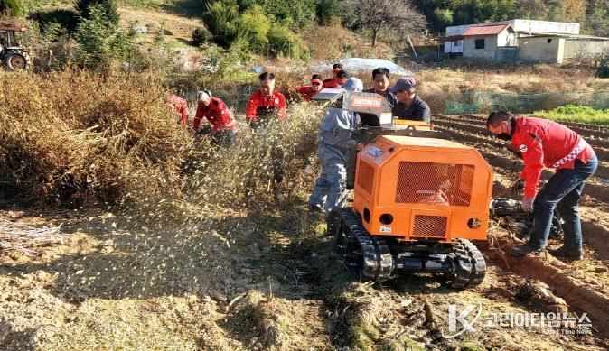 영농부산물 파쇄 모습