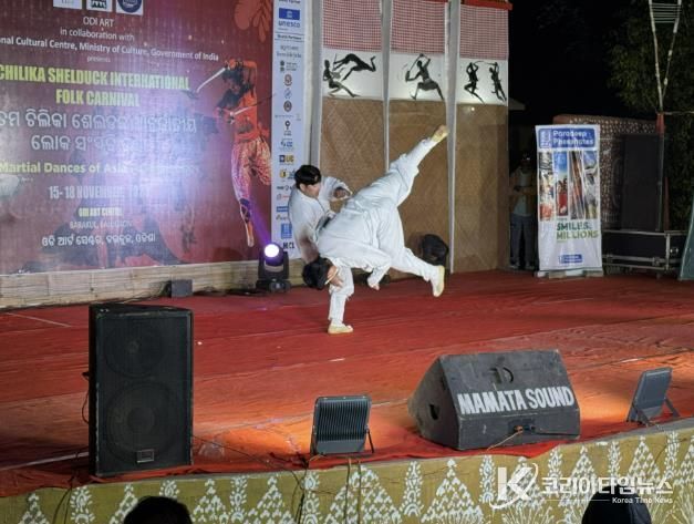 충주시립택견단, 아시아에 울려퍼지는 이크! 에크!