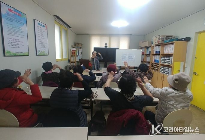 건지도서관, ‘찾아가는 시니어 독서치유 프로그램’ 성료