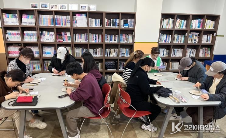 완주군, 성인‧청소년 대상 도자기 공예 체험 인기