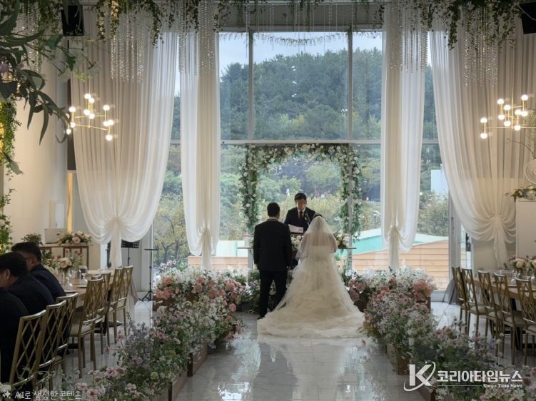 2025년 5호 커플 결혼식 모습