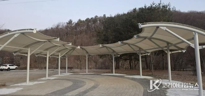 청주시, 오창 미래지테마공원 캠핑장 그늘막 설치 완료