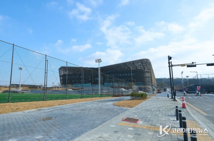 ‘코리아 풋볼 파크(KOREA FOOTBALL PARK)’의 스타디움 내부 축구장 전경.
