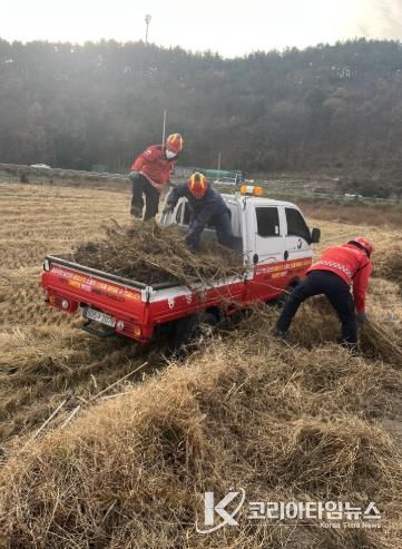 통영시, 산불예방 총력 대응 돌입 3(영농부산물 파쇄지원반 운영)