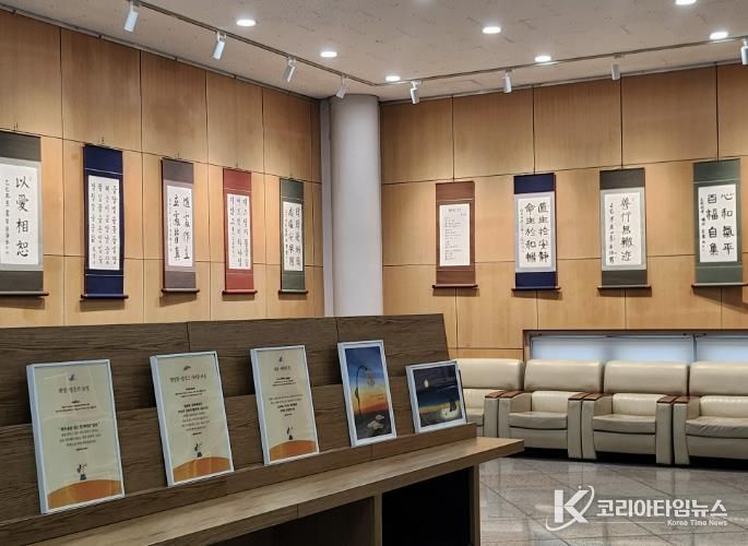 충주시립도서관, 문화학교 수강생 작품전시 개최