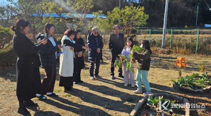 ‘생활원예대상’ 도마초 학생들 격려