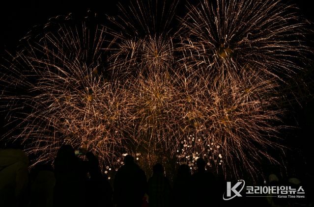 2025년 장승포항 송년불꽃축제 성료
